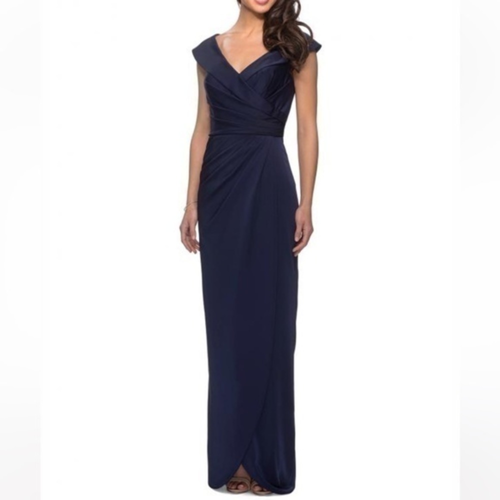 LA FEMME Navy Modern Jersey Ruched Evening gown